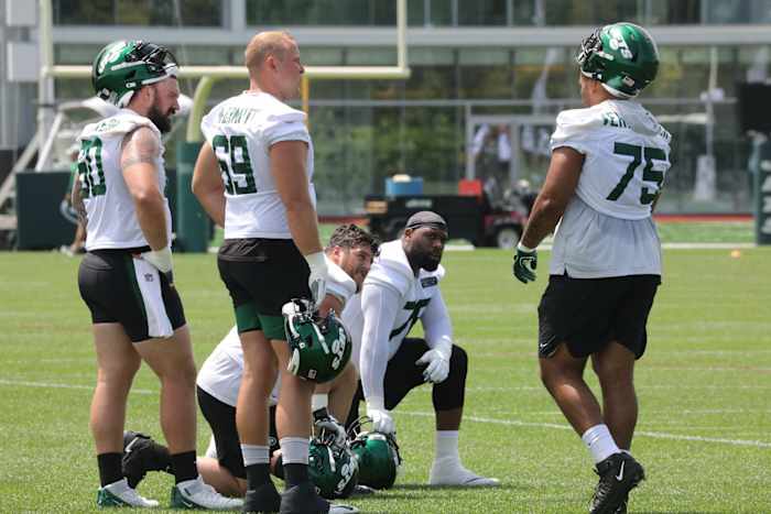 New York Jets offensive linemen at minicamp